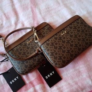 DKNY 2·Piece Matching Bryant Wristlet Bundle